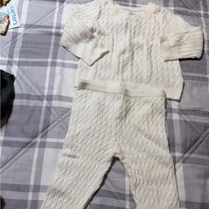 GAP Cream Cable Knit Sweater Set